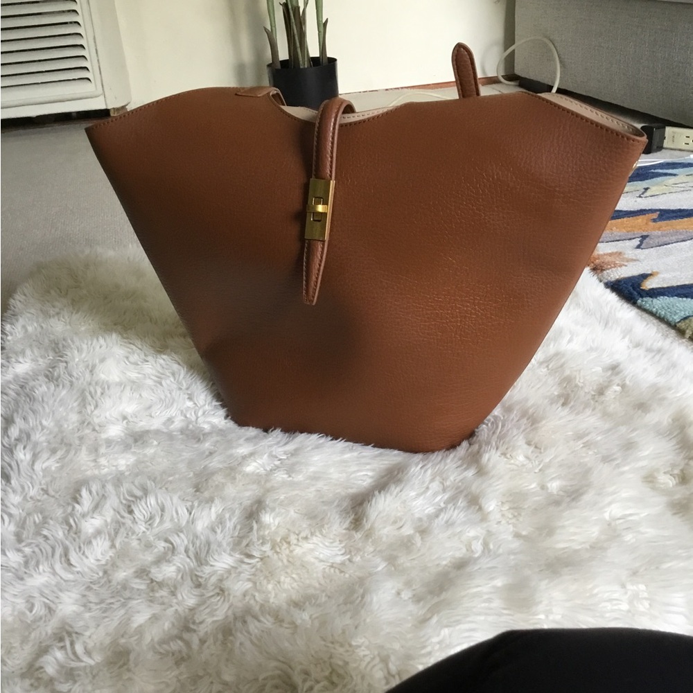 Minimalist Tan Leather Tote with Gold Accent
